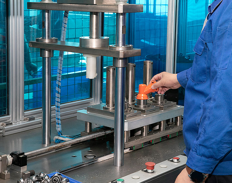 Benzinemotor-productielijn