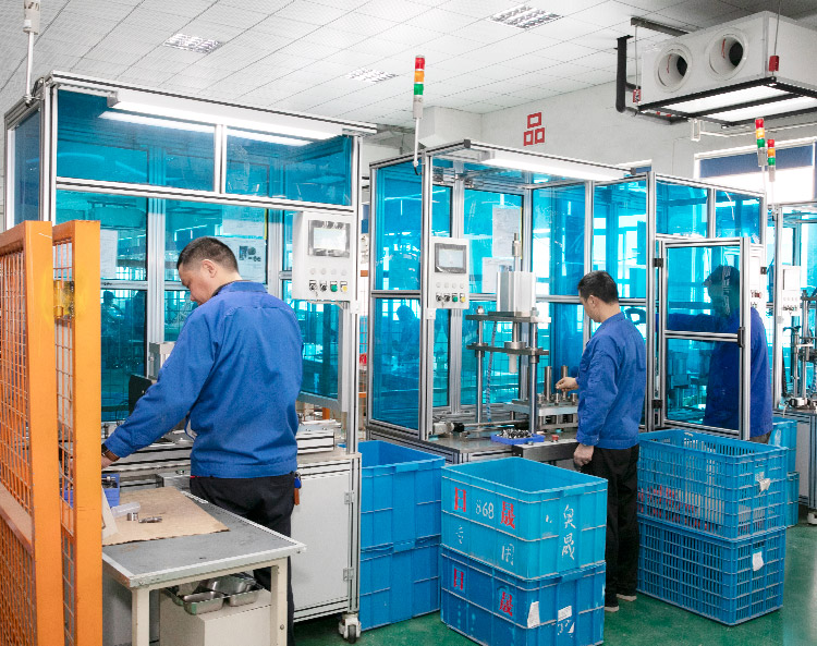 Benzinemotor-productielijn